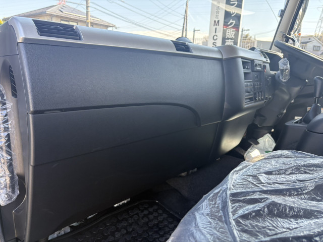 三菱ふそう ファイター 増トン 平ボディ（クレーン付） 2KG-FK62FZ(102235) 36枚目