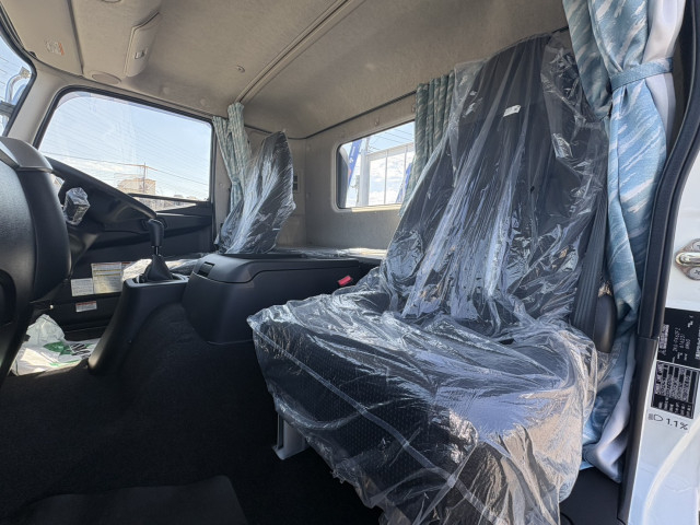 三菱ふそう ファイター 増トン 平ボディ（クレーン付） 2KG-FK62FZ(102235) 37枚目