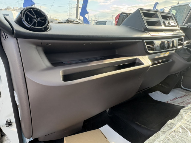 三菱ふそう キャンター 小型 平ボディ（クレーン付） 2PG-FEB80(102236) 38枚目