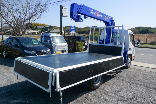 日野 デュトロ 小型 平ボディ（クレーン付） TKG-XZU695M(102240) 8枚目