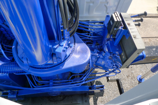 日野 デュトロ 小型 平ボディ（クレーン付） TKG-XZU695M(102240) 18枚目