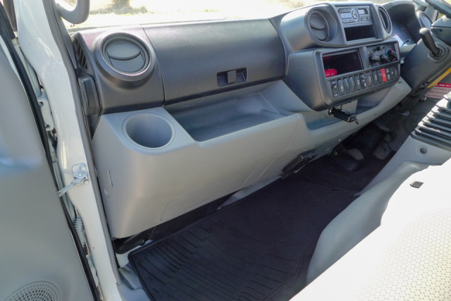 日野 デュトロ 小型 平ボディ（クレーン付） TKG-XZU695M(102240) 35枚目