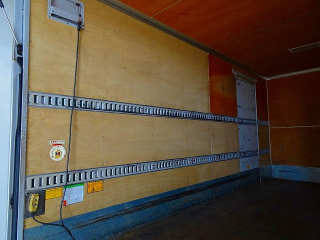 いすゞ エルフ 小型 バン TPG-NPR85YN(102241) 24枚目