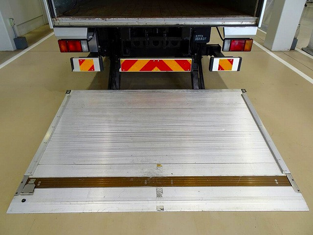 いすゞ エルフ 小型 バン TPG-NPR85YN(102241) 29枚目