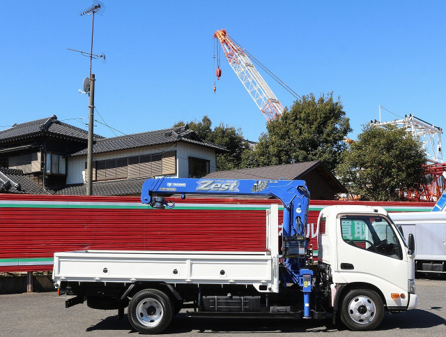 日野 デュトロ 小型 平ボディ（クレーン付） TPG-XZU650M(102253) 5枚目