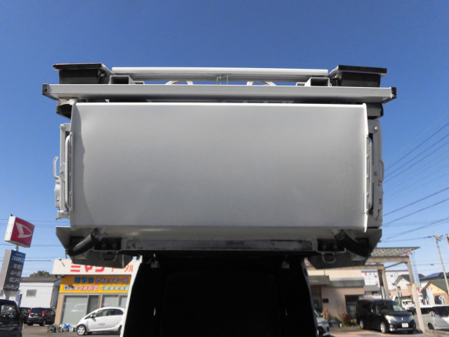 いすゞ エルフ 小型 塵芥車（プレス式） TPG=NMR85N(102254) 16枚目