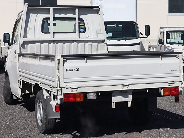 トヨタ タウンエース 小型 平ボディ DBF-S402U(102256) 2枚目