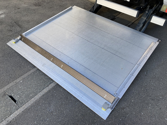 いすゞ エルフ 小型 バン TRG-NMR85AN(102257) 6枚目