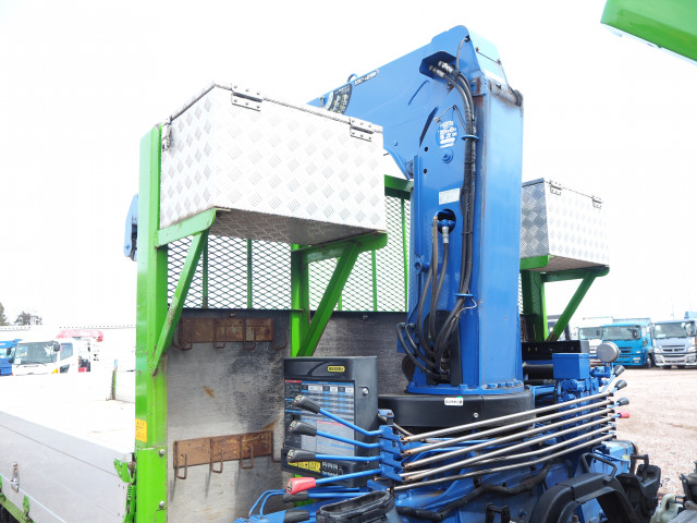 いすゞ フォワード 増トン 平ボディ（クレーン付） LPG-FTR90S2(102258) 17枚目