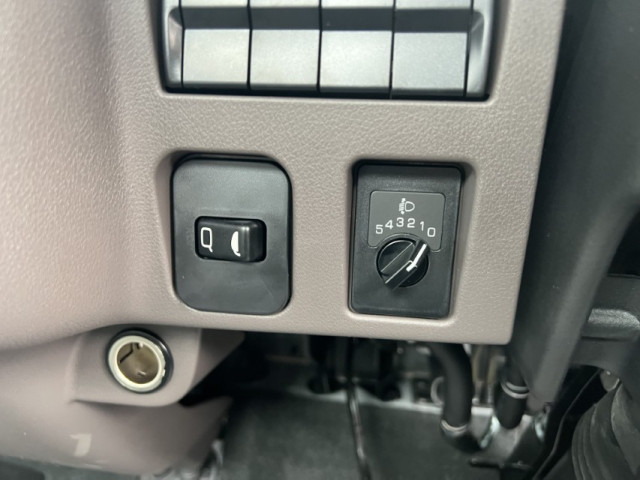 三菱ふそう キャンター 小型 平ボディ 2RG-FEB80(102269) 28枚目