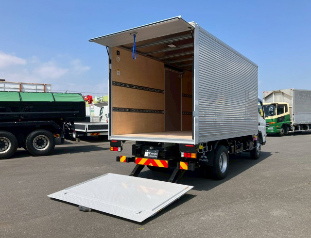 三菱ふそう キャンター 小型 バン 2PG-FEB80(102271) 6枚目