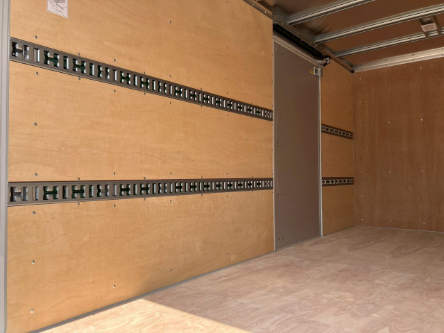 三菱ふそう キャンター 小型 バン 2PG-FEB80(102271) 7枚目