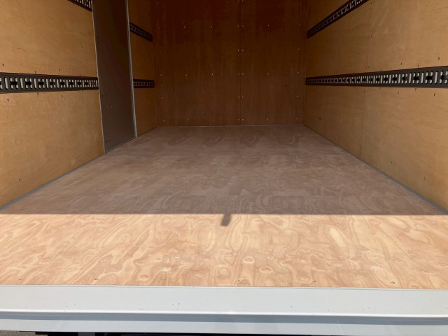 三菱ふそう キャンター 小型 バン 2PG-FEB80(102271) 12枚目