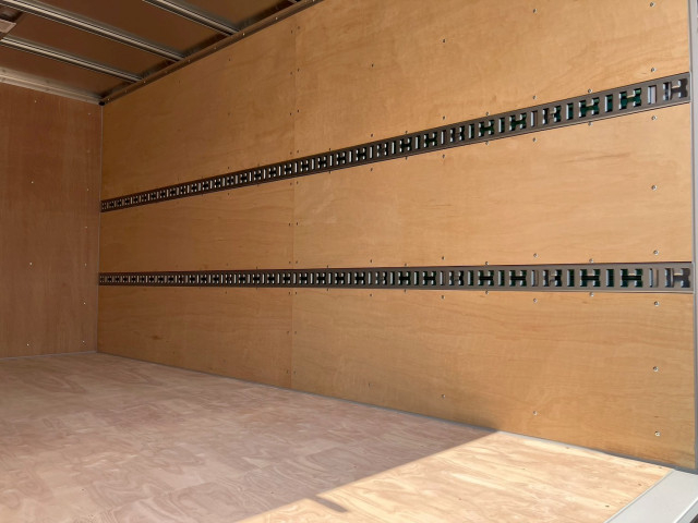 三菱ふそう キャンター 小型 バン 2PG-FEB80(102271) 16枚目