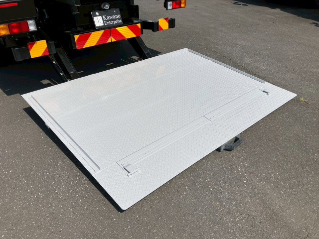 三菱ふそう キャンター 小型 バン 2PG-FEB80(102271) 17枚目