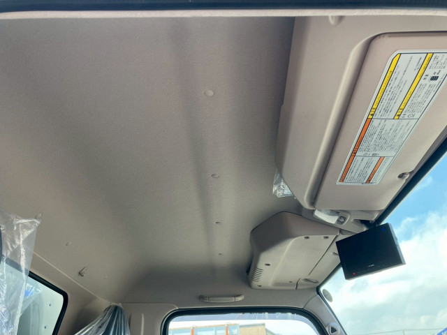 三菱ふそう キャンター 小型 バン 2PG-FEB80(102271) 34枚目