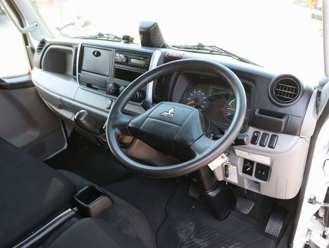 三菱ふそう キャンター 小型 平ボディ 2RG-FBA20(102303) 28枚目