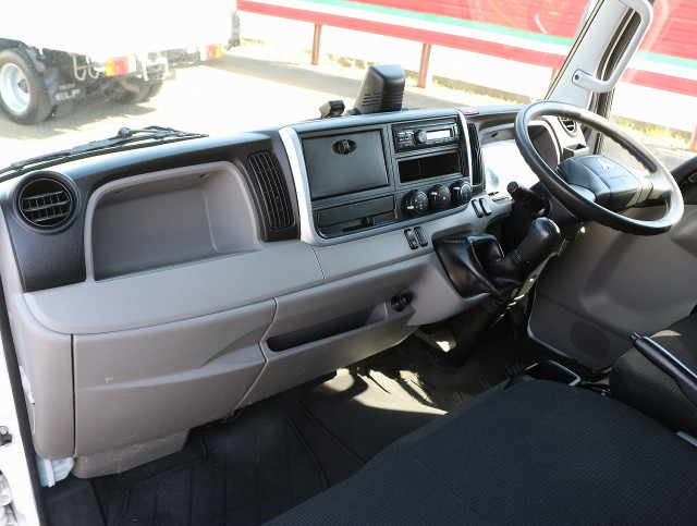 三菱ふそう キャンター 小型 平ボディ 2RG-FBA20(102303) 29枚目