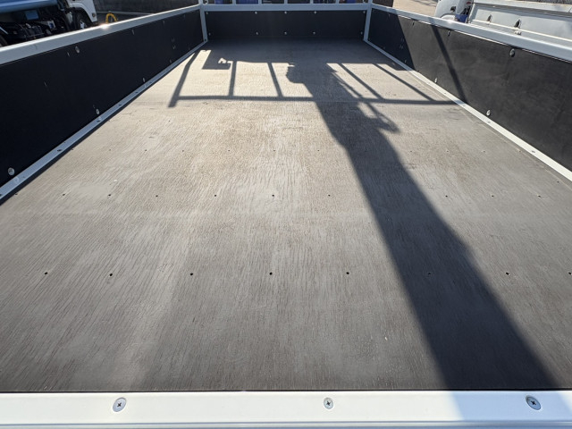 三菱ふそう キャンター 小型 平ボディ（クレーン付） 2PG-FEB80(102379) 12枚目