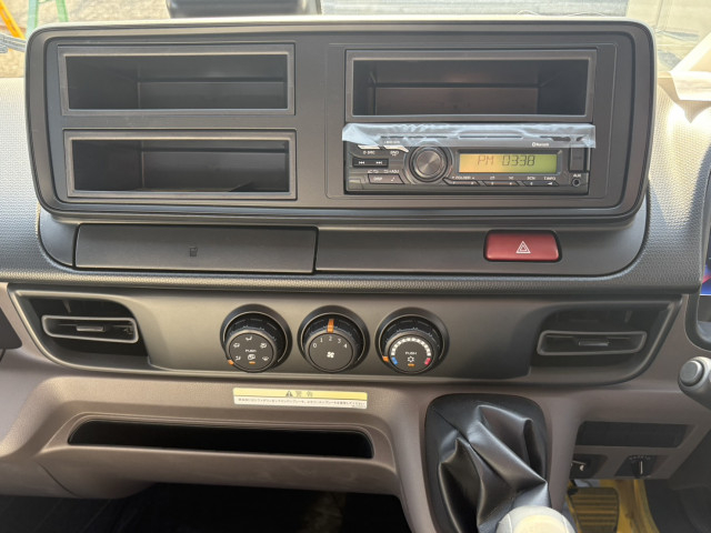 三菱ふそう キャンター 小型 平ボディ（クレーン付） 2PG-FEB80(102379) 31枚目