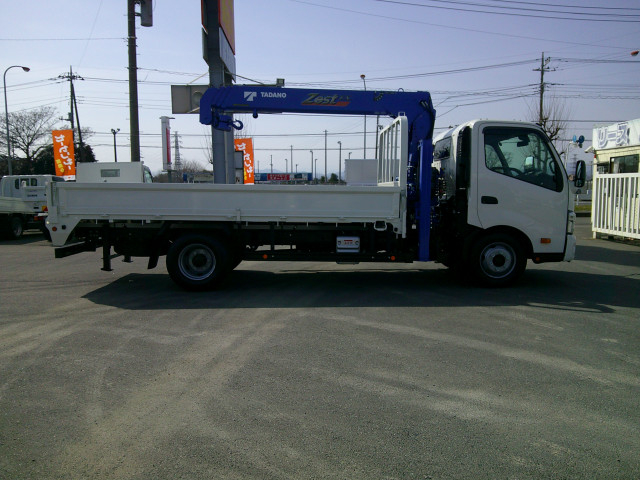 日野 デュトロ 小型 平ボディ（クレーン付） 2KG-XZU720(102382) 4枚目