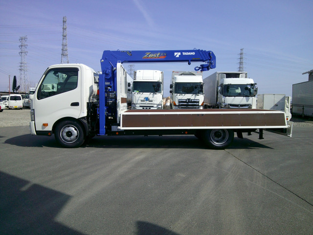 日野 デュトロ 小型 平ボディ（クレーン付） 2KG-XZU720(102382) 10枚目