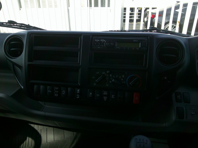 日野 デュトロ 小型 平ボディ（クレーン付） 2KG-XZU720(102382) 24枚目