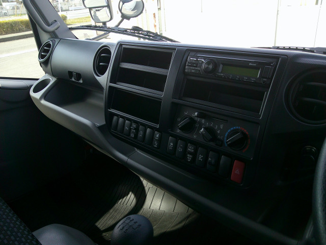 日野 デュトロ 小型 平ボディ（クレーン付） 2KG-XZU720(102382) 25枚目