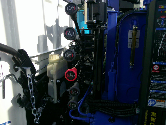 三菱ふそう ファイター 小型 平ボディ（クレーン付） 2KG-FK62F(102384) 16枚目