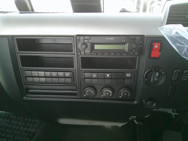 三菱ふそう ファイター 小型 平ボディ（クレーン付） 2KG-FK62F(102384) 20枚目