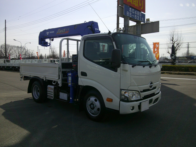 日野 デュトロ 小型 平ボディ（クレーン付） 2KG-XZU605M(102385) 3枚目