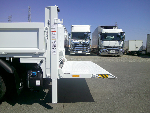 三菱ふそう キャンター 小型 Wキャブ 2RG-FBA20(102419) 11枚目