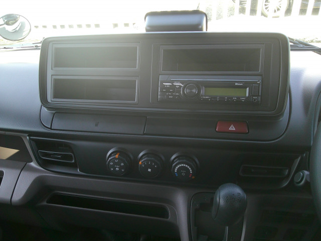 三菱ふそう キャンター 小型 Wキャブ 2RG-FBA20(102419) 16枚目