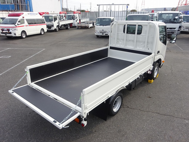 トヨタ ダイナ 小型 平ボディ 3BF-TRY230(102418) 20枚目