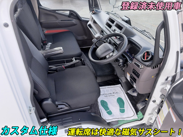 三菱ふそう キャンター 小型 平ボディ（クレーン付） 2PG-FEB90(102421) 4枚目