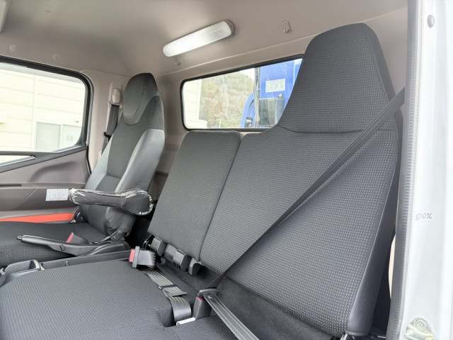 三菱ふそう キャンター 小型 平ボディ（クレーン付） 2PG-FEB90(102421) 46枚目