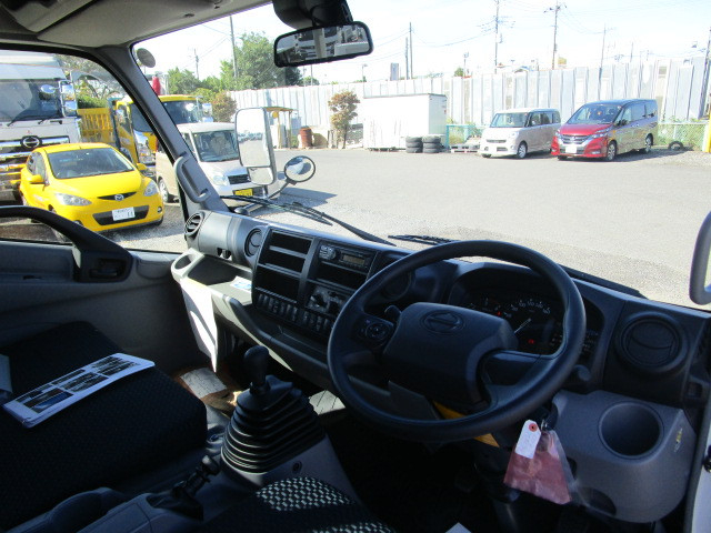 日野 デュトロ 小型 平ボディ 2KG-XZU712M(102424) 9枚目