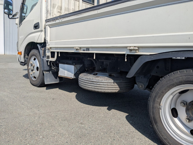 日野 デュトロ 小型 平ボディ TKG-XZC605M(102426) 12枚目