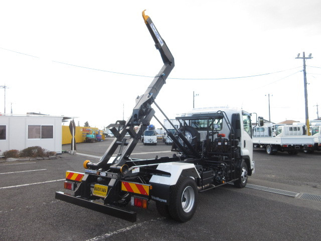 いすゞ フォワード 中型 コンテナ専用車 2RG-FRR90S4(102429) 11枚目