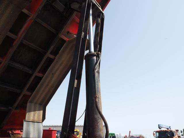 UDトラックス（日産） クオン 大型 土砂ダンプ *********(102431) 17枚目