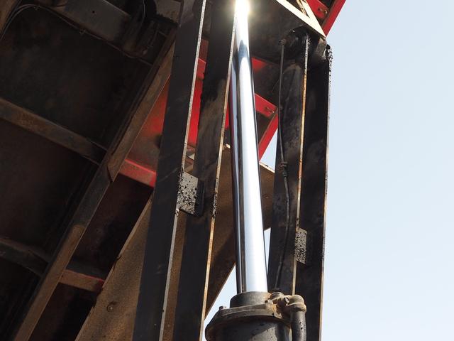 UDトラックス（日産） クオン 大型 土砂ダンプ *********(102431) 18枚目