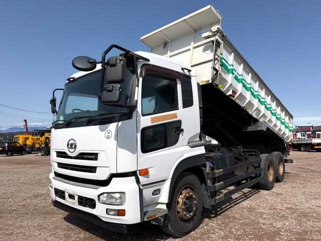 UDトラックス（日産） クオン 大型 土砂ダンプ *********(102435) 1枚目