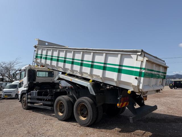 UDトラックス（日産） クオン 大型 土砂ダンプ *********(102435) 4枚目