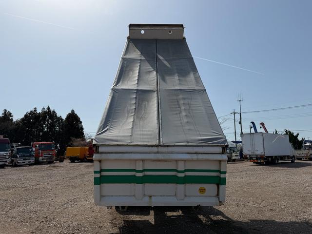 UDトラックス（日産） クオン 大型 土砂ダンプ *********(102435) 19枚目