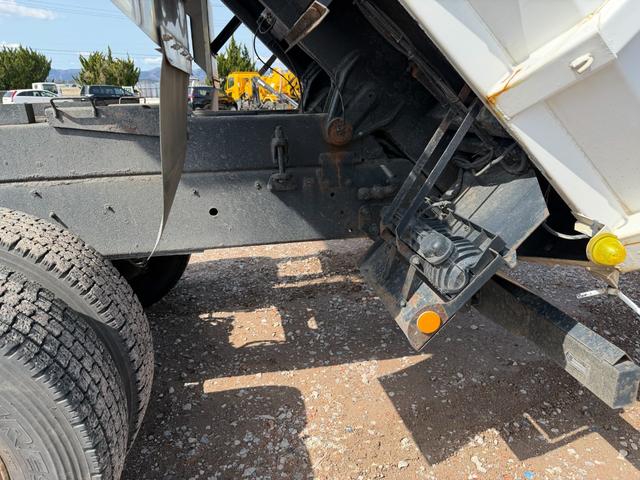 UDトラックス（日産） クオン 大型 土砂ダンプ *********(102435) 37枚目