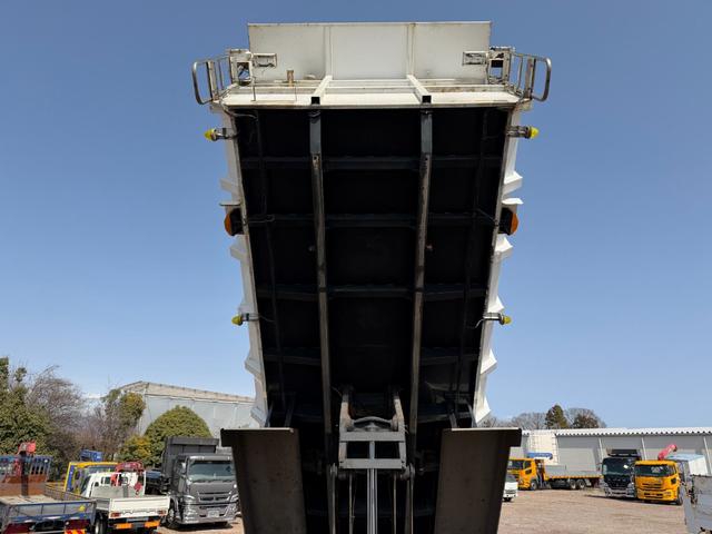 UDトラックス（日産） クオン 大型 土砂ダンプ *********(102435) 48枚目