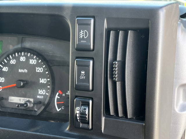 いすゞ エルフ 小型 平ボディ 2RG-NJR88A(102487) 22枚目