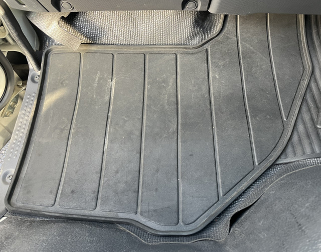 いすゞ エルフ 小型 平ボディ 2RG-NJR88A(102487) 27枚目