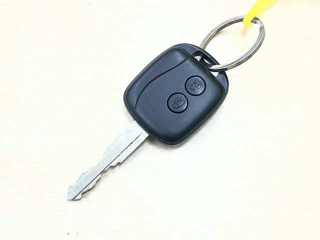 いすゞ エルフ 小型 平ボディ 2RG-NJR88A(102487) 29枚目