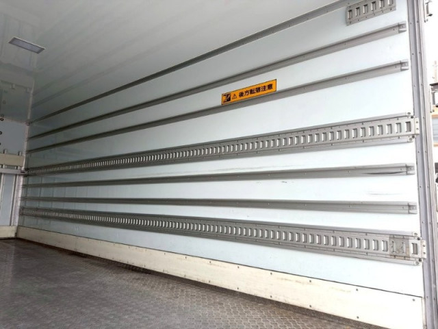 日野 レンジャー 中型 冷蔵冷凍バン 2KG-FC2ABG(102489) 10枚目